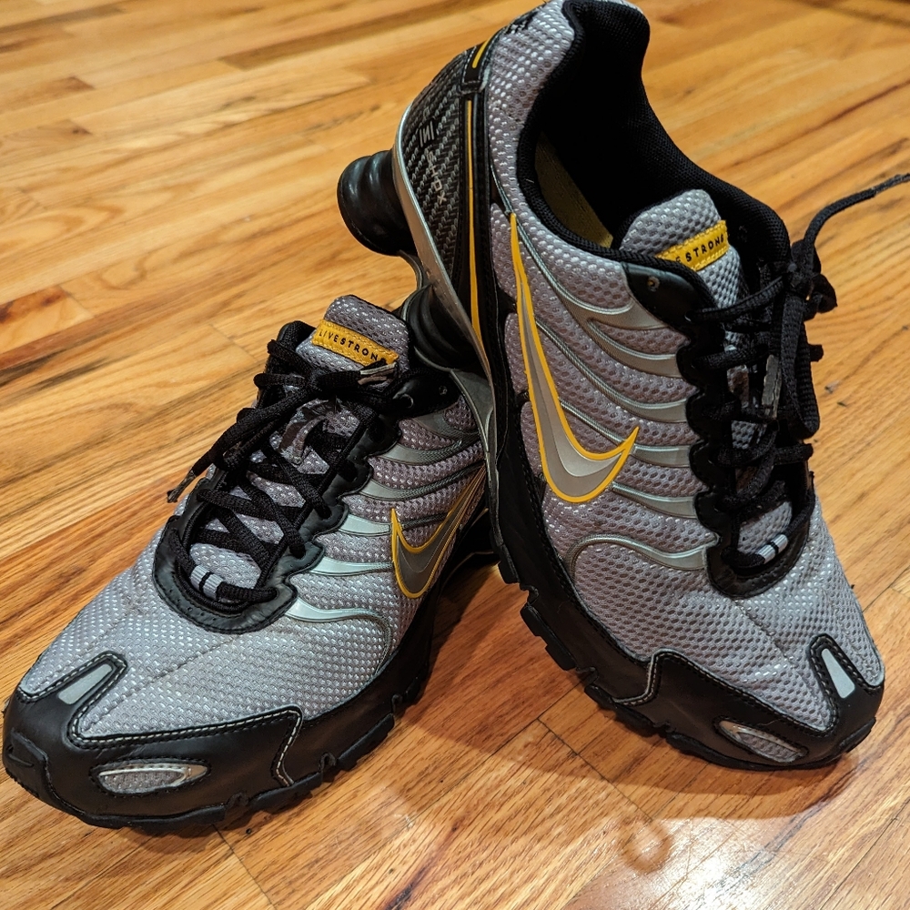 Nike Shox Livestrong Men's 8.5 Lance Armstrong 2007 Athletic Shoes 31829…